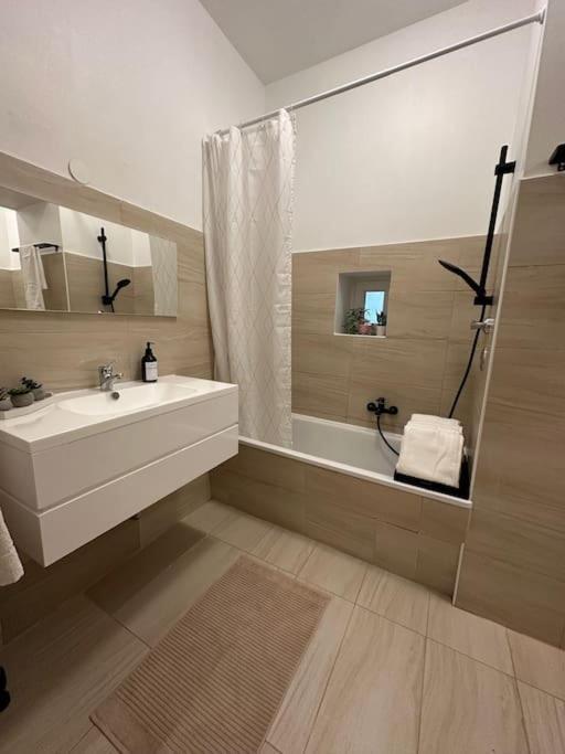 Modernes 2 Zimmer Apartment Berlin Bagian luar foto